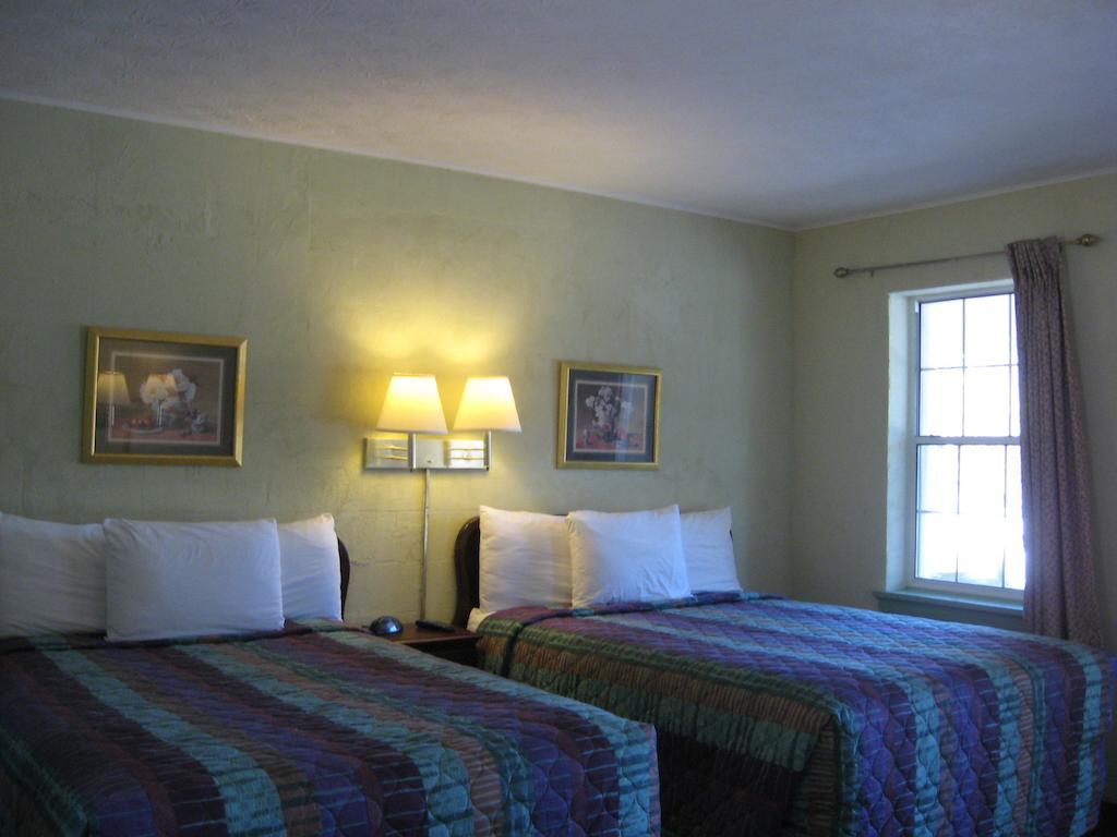 White Columns Motel Pine Mountain  Oda fotoğraf
