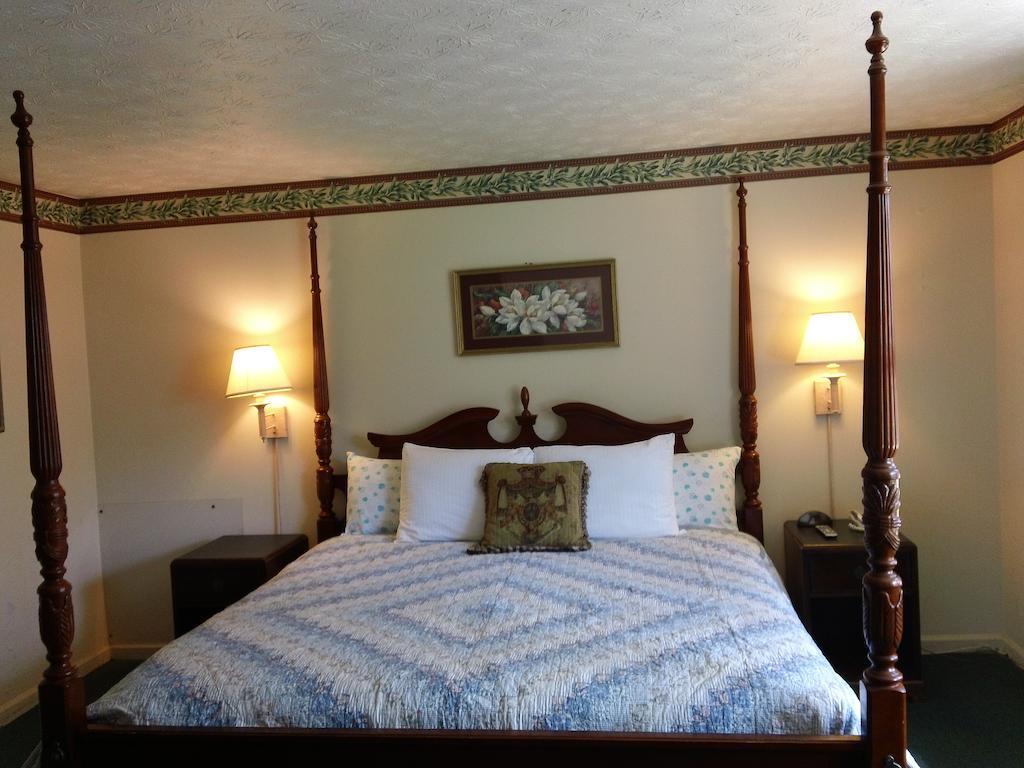 White Columns Motel Pine Mountain  Oda fotoğraf