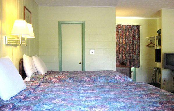 White Columns Motel Pine Mountain  Dış mekan fotoğraf
